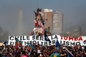 No viven acá, pero pareciera que sí: 10 artistas que no se cansan de venir a Chile